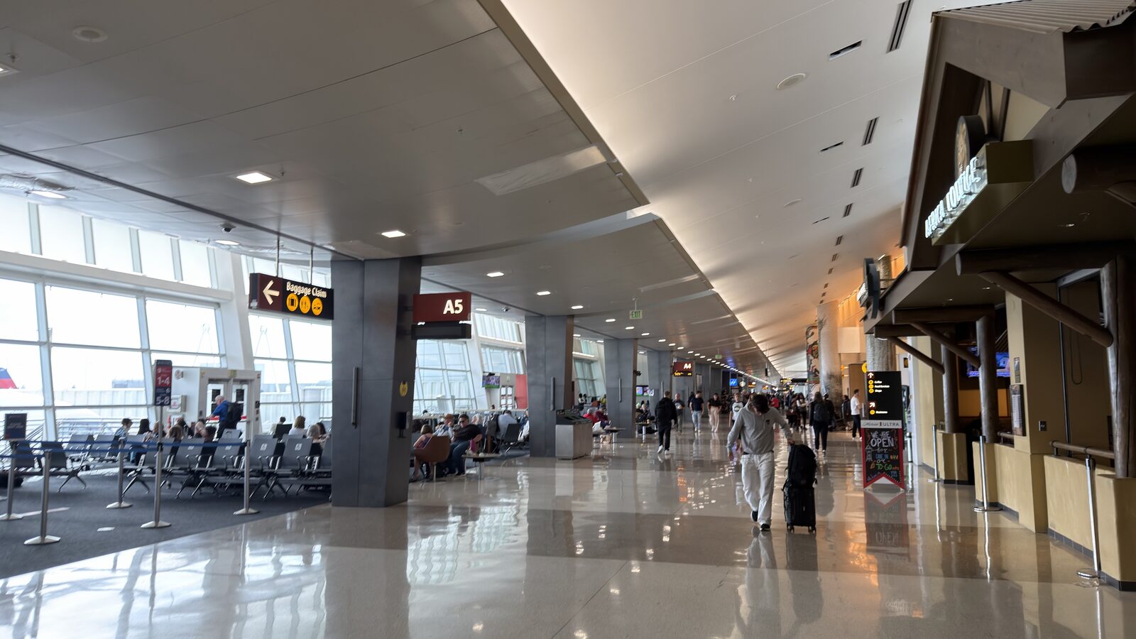 西雅圖塔科馬國際機場