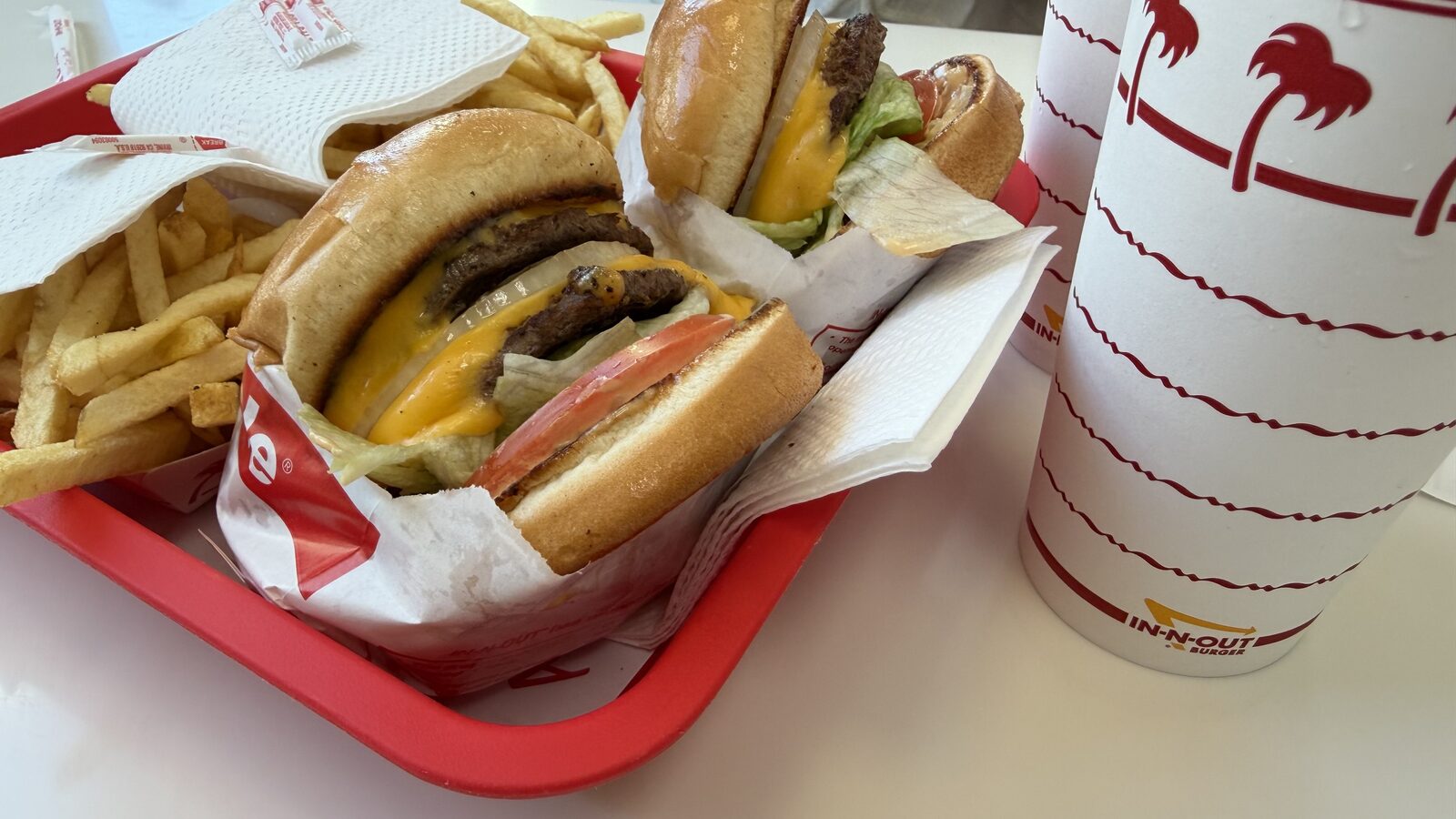 In-N-Out 的經典套餐,6月2日