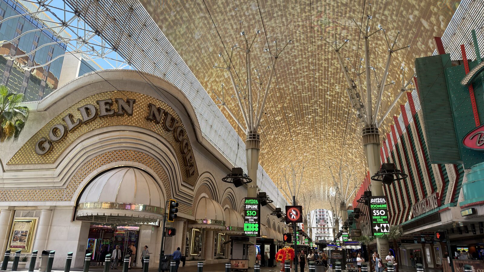 Golden Nugget 的金色入口,6月10日